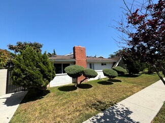 Plus de détails pour 17082 Emerald Ln, Huntington Beach, CA - Logement à vendre