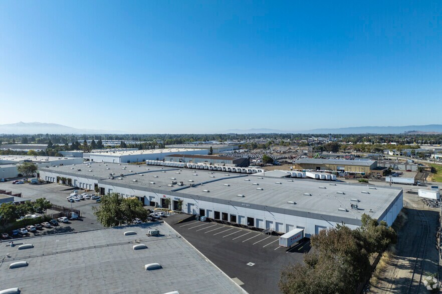 1660-1678 Delta Ct, Hayward, CA à louer - Aérien – Image 3 sur 15