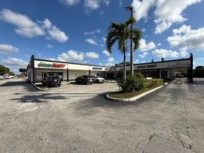 18053-18065 NW 27th Ave, Miami Gardens, FL à louer Photo de l’immeuble– Image 1 sur 25
