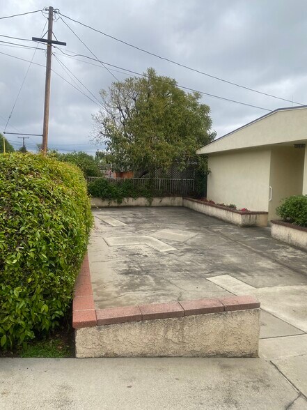 212 N Lima St, Sierra Madre, CA à louer - Photo principale – Image 1 sur 7