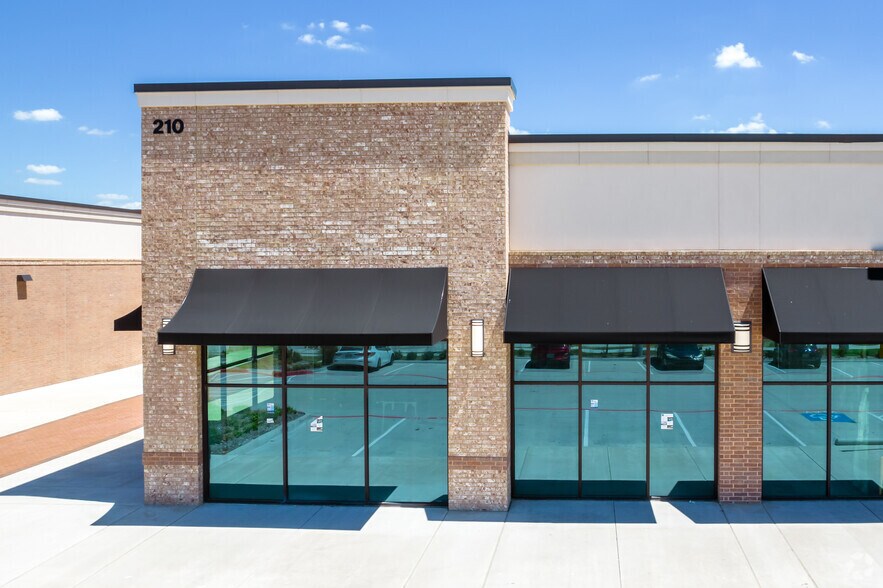 210-260 N Coit Rd, McKinney, TX à louer - Photo de l’immeuble – Image 3 sur 8