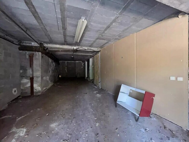 Industriel/Logistique dans Saint-Raphaël à vendre - Photo de l’immeuble – Image 3 sur 7