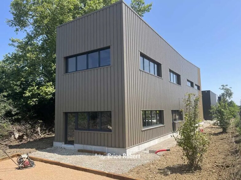 Bureau dans Brindas à louer - Photo de l’immeuble – Image 1 sur 4