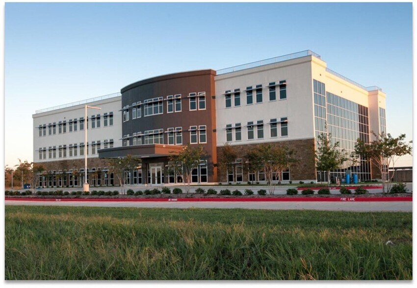 23510 Kingsland Blvd, Katy, TX à louer - Photo de l’immeuble – Image 2 sur 2