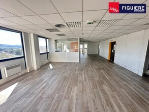 511 Route De La Seds, Vitrolles à louer Photo intérieure– Image 1 sur 6