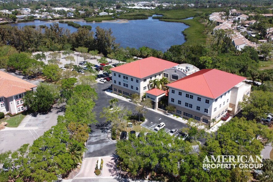 871 Venetia Bay Blvd, Venice, FL à louer - Photo de l’immeuble – Image 1 sur 6
