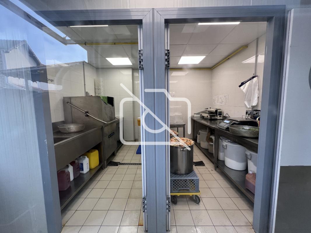Industriel/Logistique dans Champigny-sur-Marne à vendre Photo de l’immeuble– Image 1 sur 11