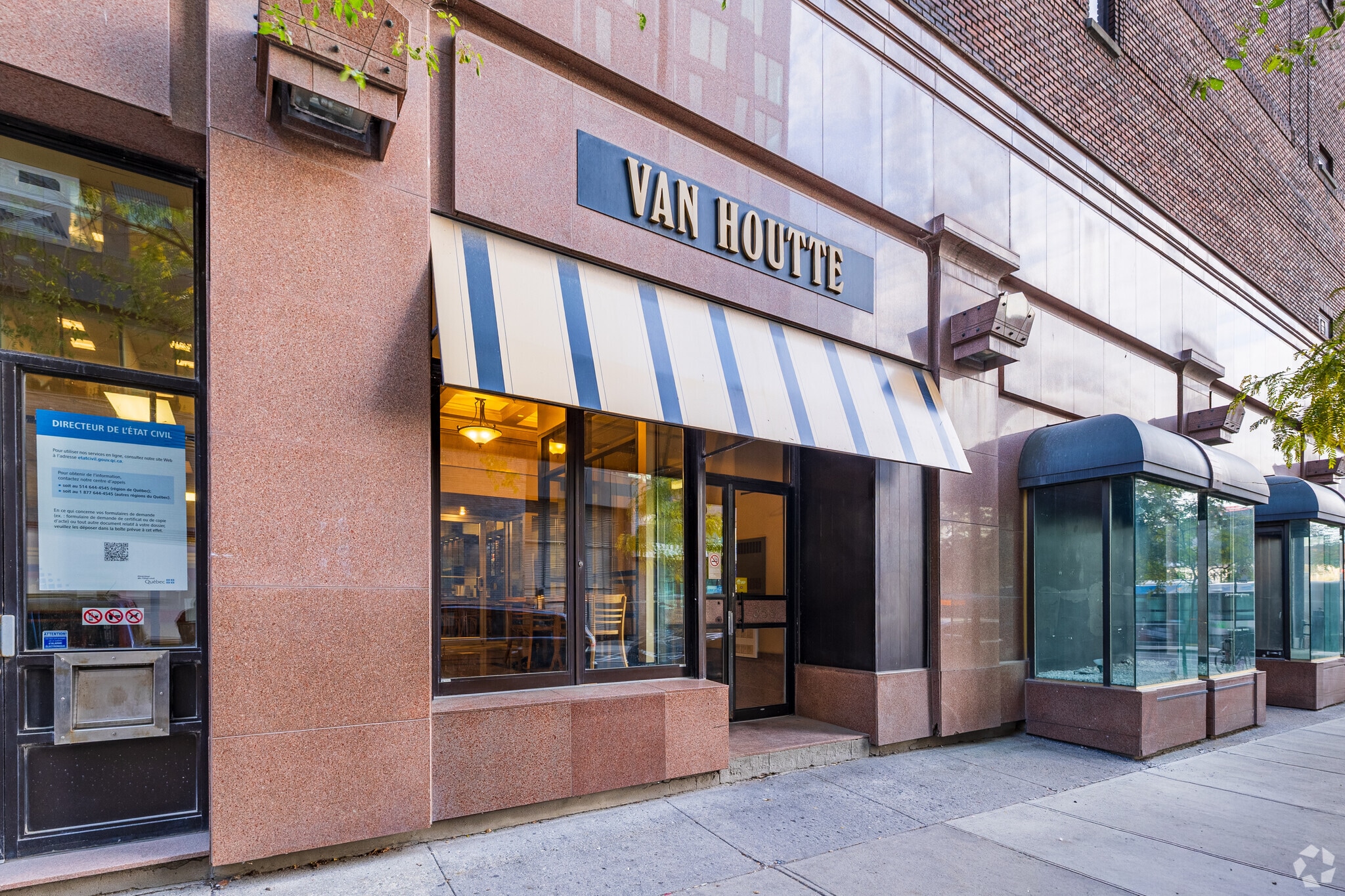 2050 Rue de Bleury, Montréal, QC à louer Photo de l’immeuble– Image 1 sur 5