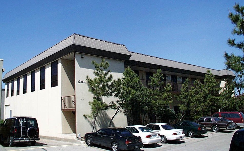 1039 N Interstate 35E, Carrollton, TX à louer - Photo de l’immeuble – Image 2 sur 16