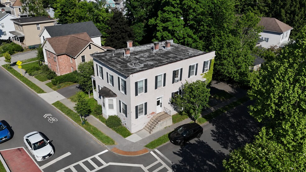 86-90 Pine St, Kingston, NY à vendre - Photo de l’immeuble – Image 2 sur 8