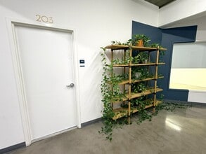 210 E Olympic Blvd, Los Angeles, CA à louer Photo intérieure– Image 2 sur 10