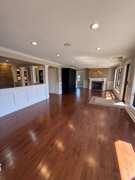 8185 Ritchie Hwy, Pasadena, MD à louer - Photo de l’immeuble – Image 3 sur 6