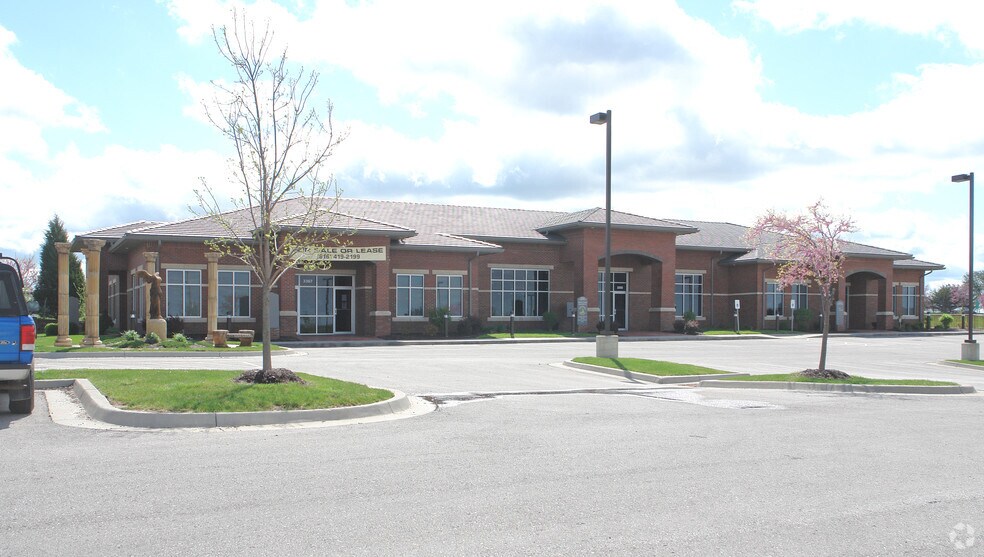 3351-3383 NE Ralph Powell Rd, Lee's Summit, MO à louer - Photo de l’immeuble – Image 3 sur 16