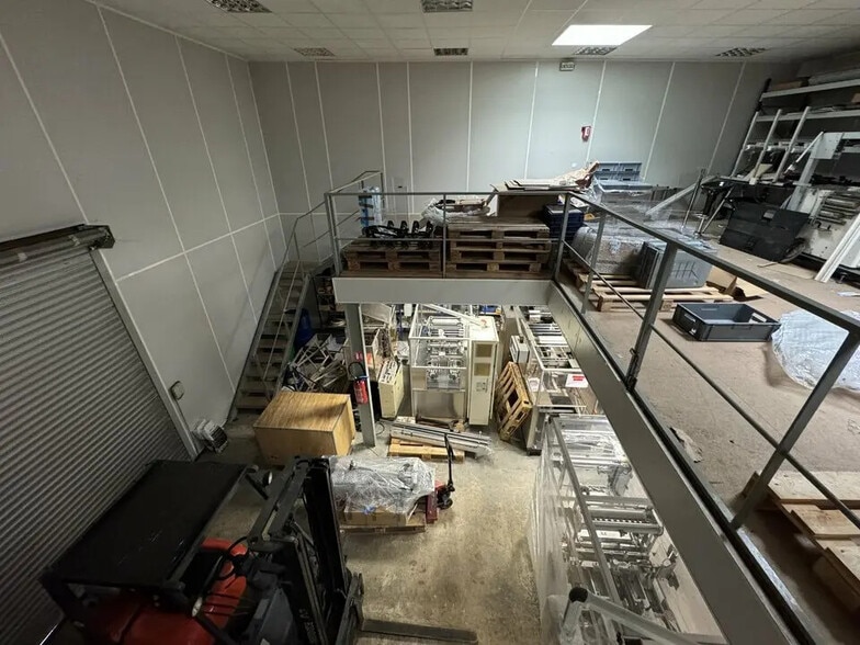 Local d'activités dans Mareuil-lès-Meaux à vendre - Photo intérieure – Image 2 sur 5