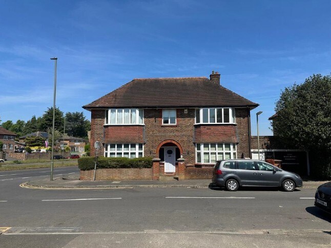 75 Brighton Rd, Banstead à vendre - Photo de l’immeuble – Image 2 sur 5