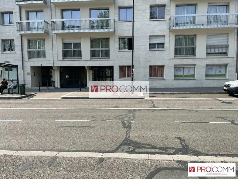 Bureau dans Chartres à vendre - Photo de l’immeuble – Image 2 sur 7