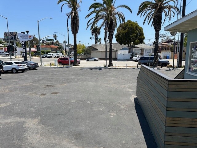 339 S Pacific Coast Hwy, Redondo Beach, CA à louer - Photo de l’immeuble – Image 2 sur 10