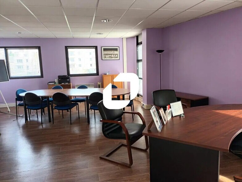 Bureau dans Marcq-en-Baroeul à louer - Photo de l’immeuble – Image 3 sur 9