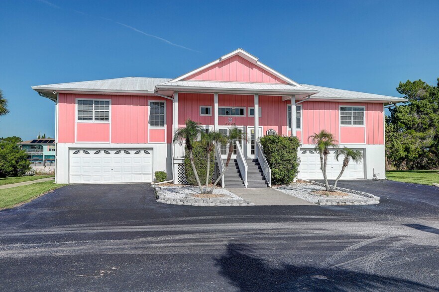 3263 Shoal Line Blvd, Hernando Beach, FL à louer - Photo de l’immeuble – Image 2 sur 8