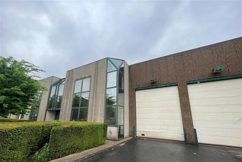 Local d’activités dans Villepinte à louer - Photo de l’immeuble – Image 1 sur 9