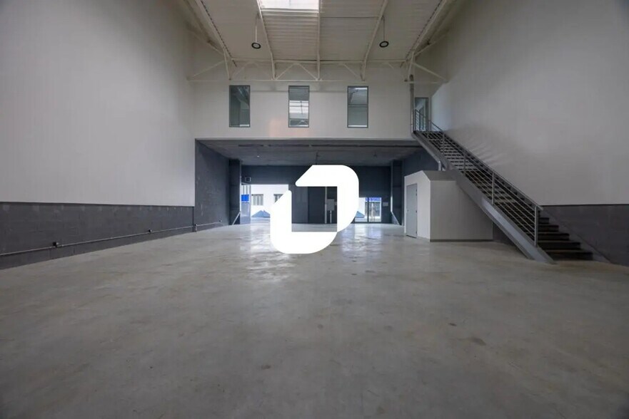 Bureau dans Vaux-le-Pénil à louer - Photo de l’immeuble – Image 2 sur 22