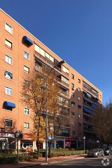 Calle Río Genil, 21, Móstoles, Madrid à louer - Photo de l’immeuble – Image 2 sur 2
