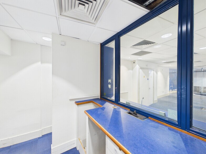 31 High St, Montrose à vendre - Photo de l’immeuble – Image 3 sur 8