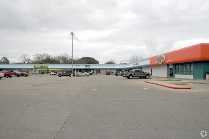 1200 N Mechanic St, El Campo, TX à louer - Photo de l’immeuble – Image 3 sur 4