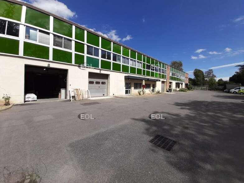 Local d’activités dans Les Ulis à louer - Photo de l’immeuble – Image 2 sur 7
