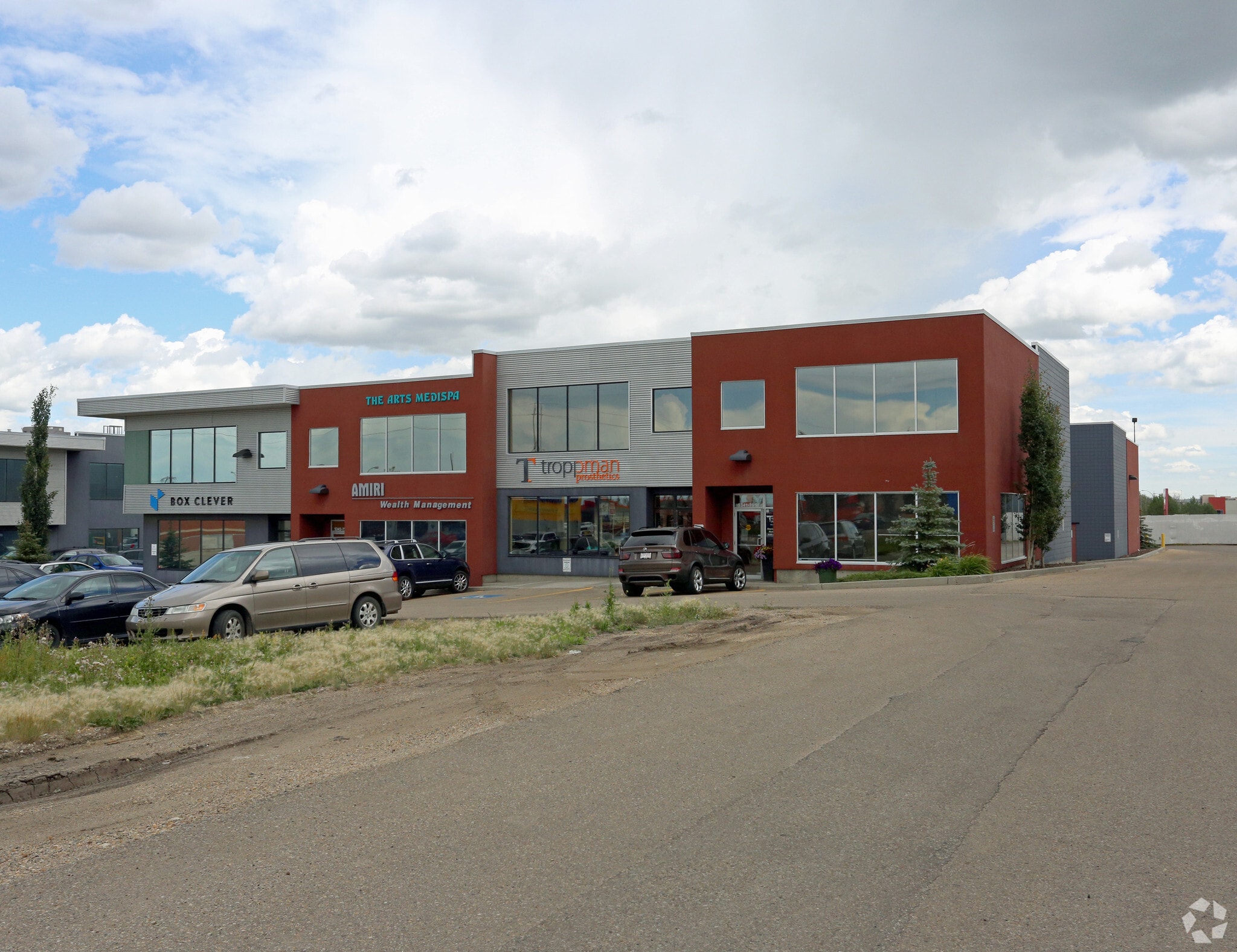 7731-33 Roper Rd NW, Edmonton, AB à vendre Photo de l’immeuble– Image 1 sur 3