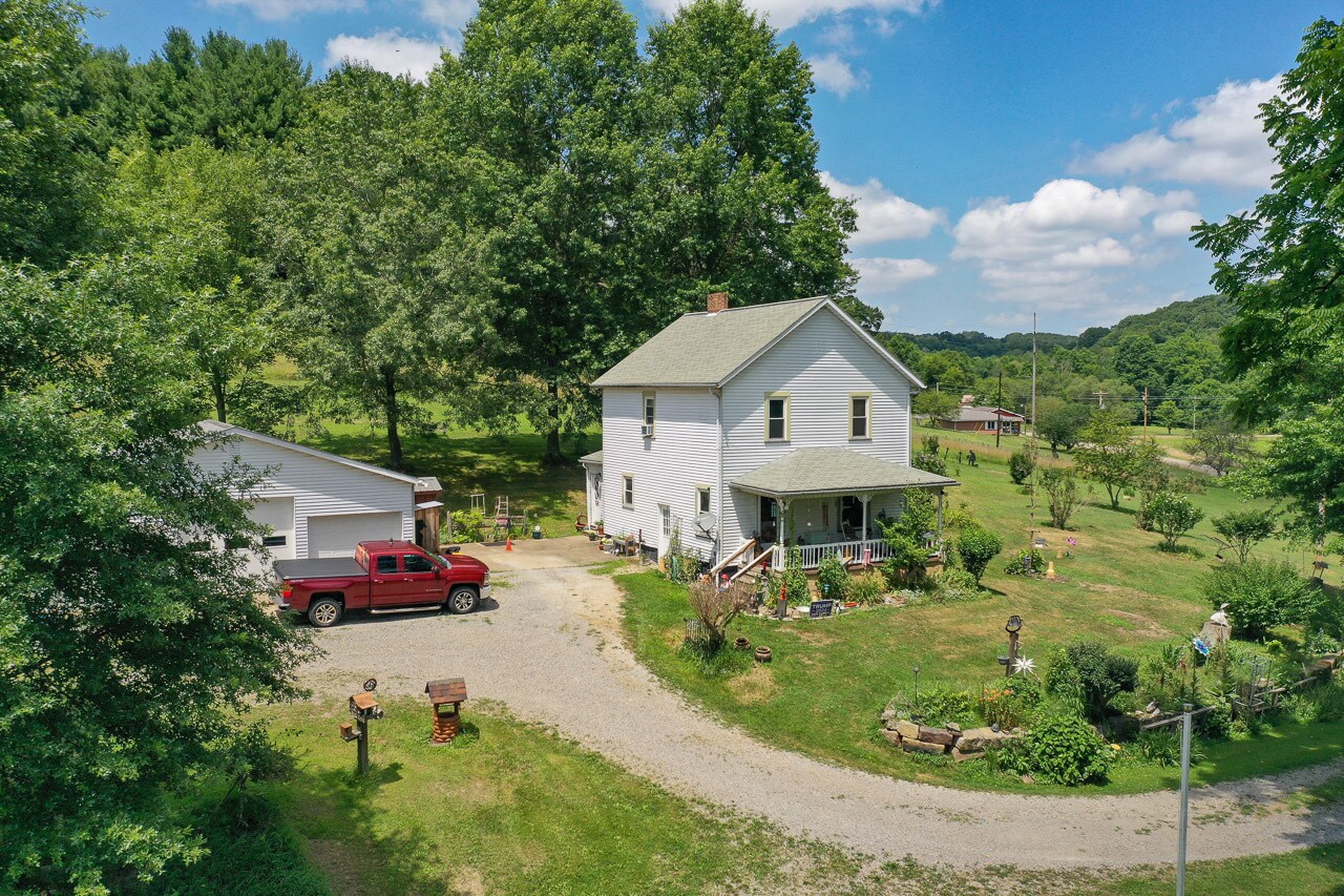 1728 Tall Timber Rd NE, New Philadelphia, OH à vendre Photo principale– Image 1 sur 51