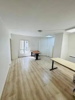 12 Rue Greuze, Paris à louer - Photo de l’immeuble – Image 3 sur 4