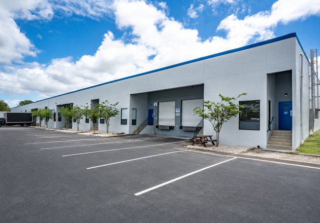 Plus de détails pour 5501-5519 Pioneer Park Blvd, Tampa, FL - Industriel/Logistique à louer