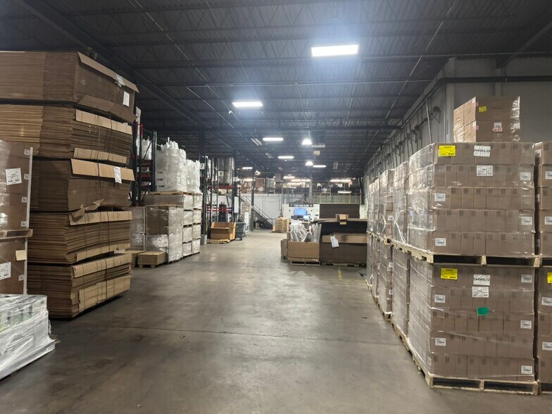 85 S Satellite Rd, South Windsor, CT à louer - Photo de l’immeuble – Image 3 sur 13