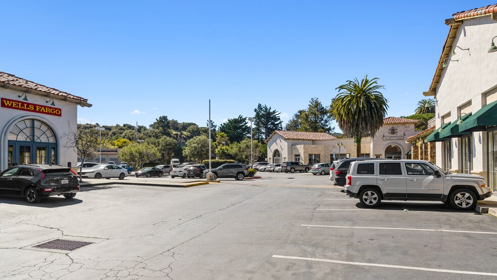 451-465 Canyon del Rey Blvd, Del Rey Oaks, CA à vendre - Photo de l’immeuble – Image 2 sur 6