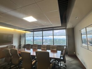 1034 S Brentwood Blvd, Richmond Heights, MO à louer Photo intérieure– Image 2 sur 9