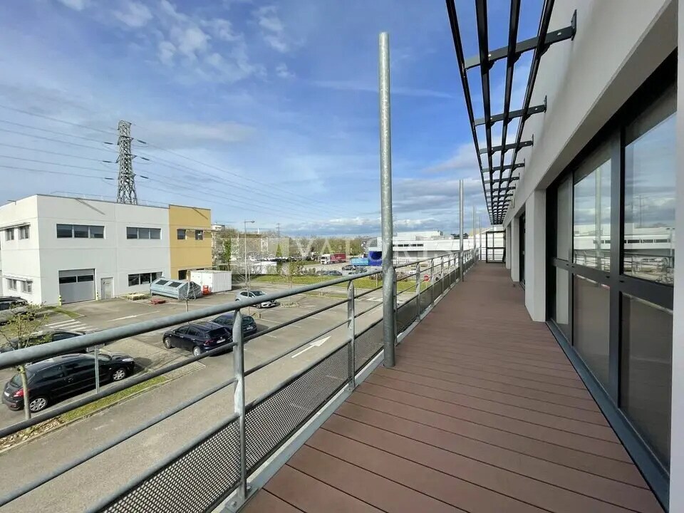 50 Rue Jean Zay, Saint-Priest à louer Photo de l’immeuble– Image 1 sur 13