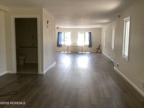 720 Lacey Rd, Forked River, NJ à louer Photo intérieure– Image 1 sur 3
