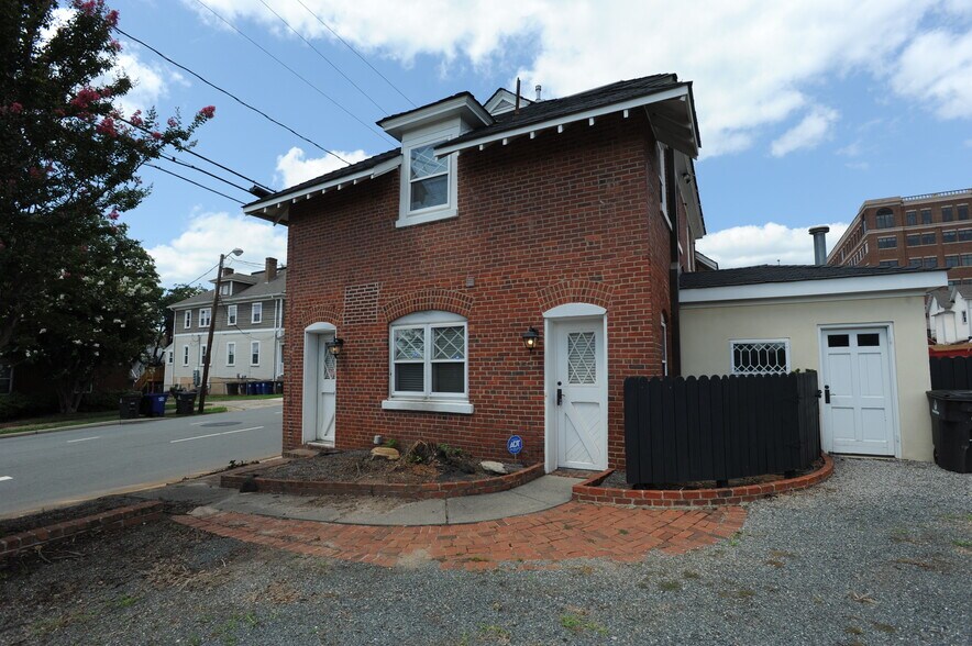 119 S Marshall St, Winston-Salem, NC à louer - Photo de l’immeuble – Image 2 sur 16