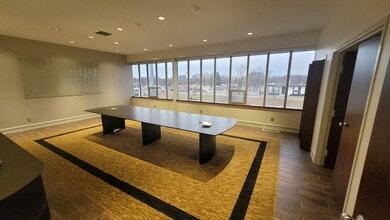 20800 Southfield Rd, Southfield, MI à louer Photo intérieure– Image 2 sur 6