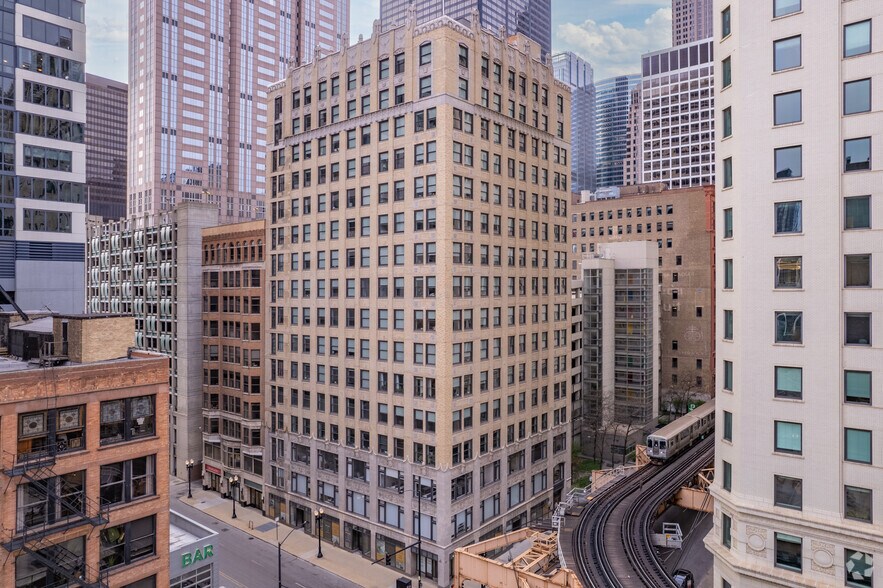 330 S Wells St, Chicago, IL à louer - Photo de l’immeuble – Image 2 sur 16