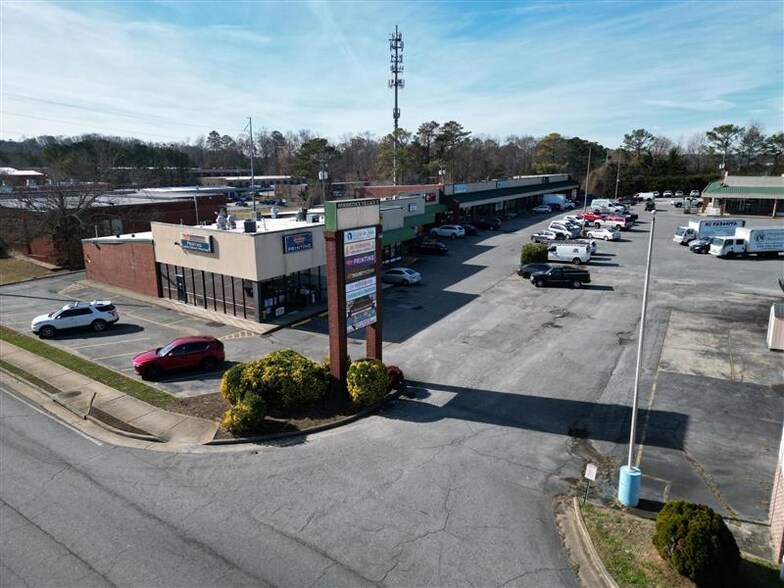 9740 Main St, Woodstock, GA à louer - Photo de l’immeuble – Image 2 sur 6