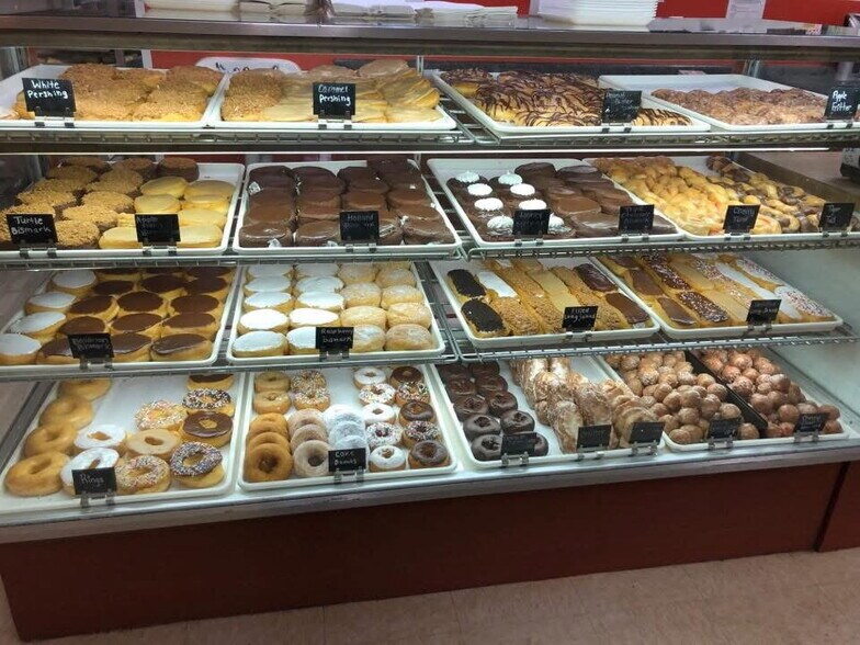 68 N Main St, Fond Du Lac, WI à vendre - Photo de l’immeuble – Image 3 sur 7