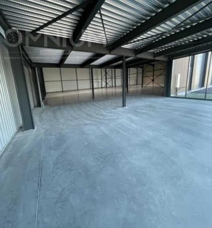 Local d’activités dans Ambérieux à louer Photo intérieure– Image 1 sur 1