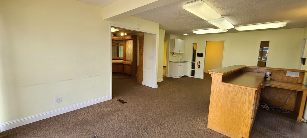 904 Pacific Blvd SE, Albany, OR à louer - Photo de l’immeuble – Image 2 sur 8