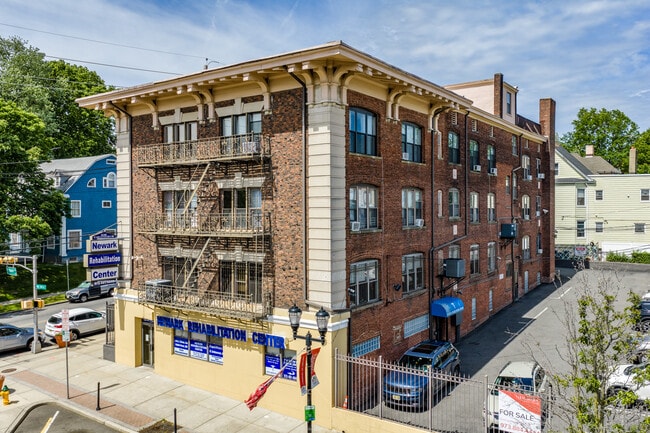 Plus de détails pour 638 Mount Prospect Ave, Newark, NJ - Logement aux enchères