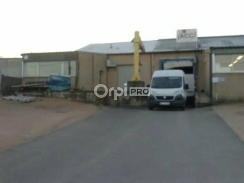 Industriel/Logistique dans Prémilhat à louer - Photo de l’immeuble – Image 3 sur 5