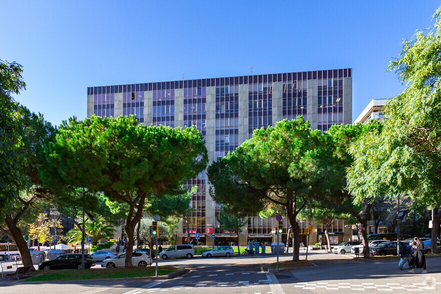 Bureau dans Barcelone, Barcelona à louer - Photo de l’immeuble – Image 3 sur 6