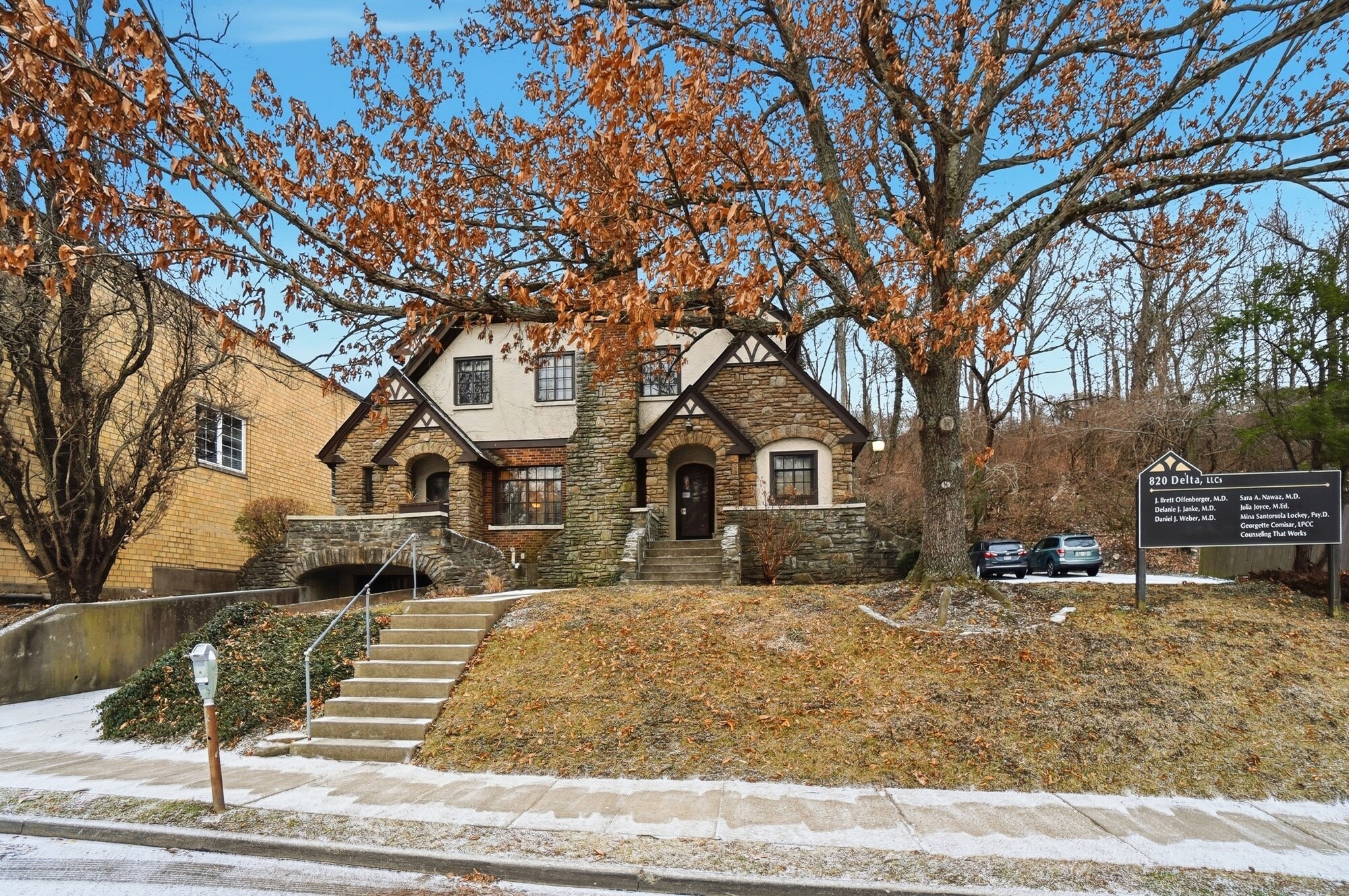 820 Delta Ave, Cincinnati, OH à vendre Photo de l’immeuble– Image 1 sur 28