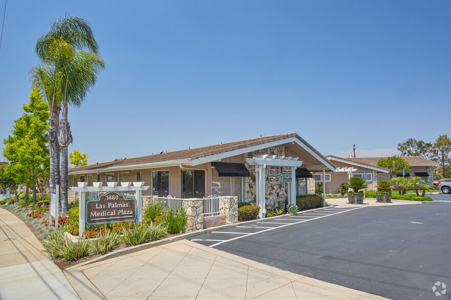 1480 S Harbor Blvd, La Habra, CA à louer - Photo de l’immeuble – Image 2 sur 9